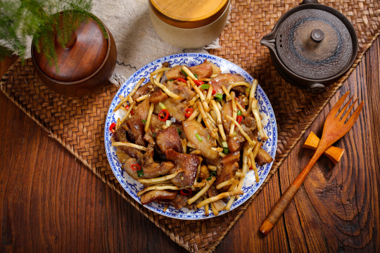 鱼腥草炒猪头肉27