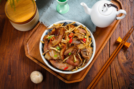 鱼腥草炒猪头肉30