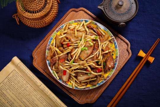 鱼腥草炒猪头肉34