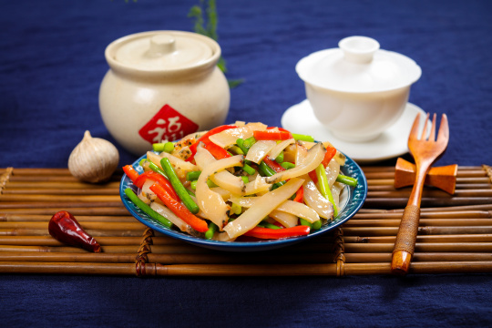 蒜苔炒响螺肉