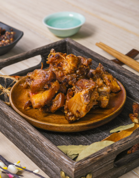 传统美食麻辣兔排兔腿