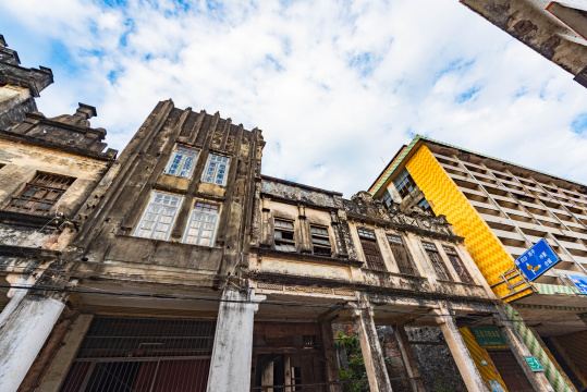 广东江门台山一小镇陈旧骑楼