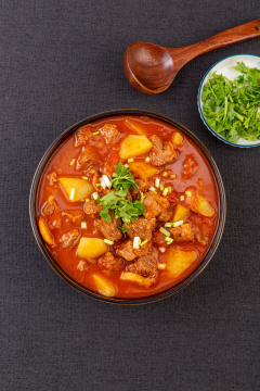 番茄土豆炖牛肉