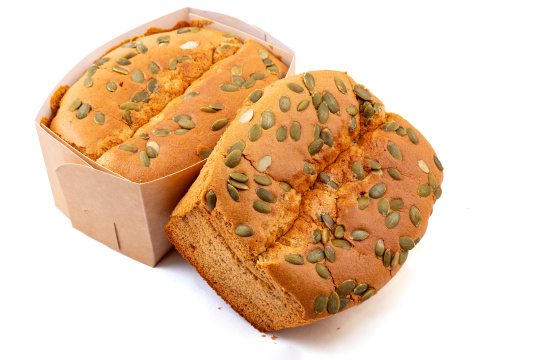 红枣坚果仁金枕蛋糕