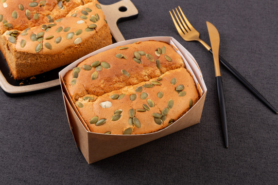 红枣坚果仁金枕蛋糕