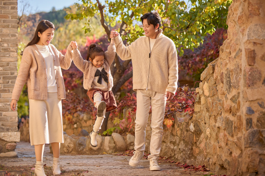 快乐一家人游玩古镇