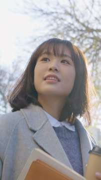 快乐的女大学生