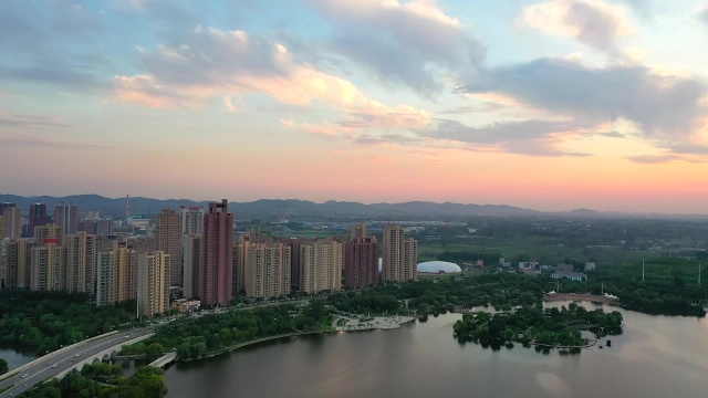 枣庄东湖公园傍晚 HD航拍视频