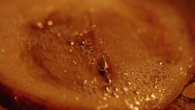 特写焦糖沸腾冒泡泡 视频