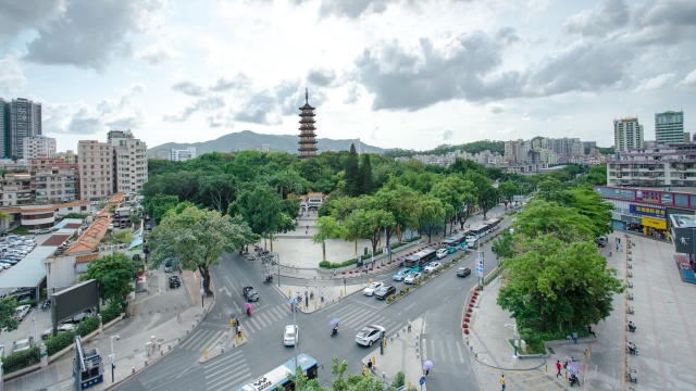 深圳市龙华区龙华公园路口车流 延时