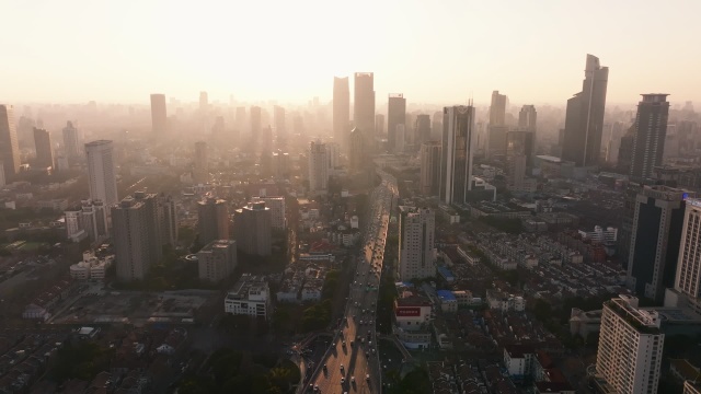 上海城市天际线日落航拍