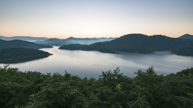 天河口水库 山脉湖泊日出自然风光延时